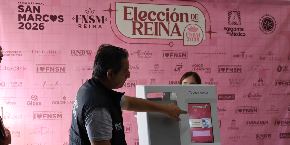 Todo listo para la elección de la Reina de la FNSM 2026. Votación digital este sábado y domingo en casillas instaladas en plazas principales de municipios y centros comerciales de Aguascalientes. Participa con tu voto y conoce a la próxima Reina de la Feria Nacional de San Marcos.